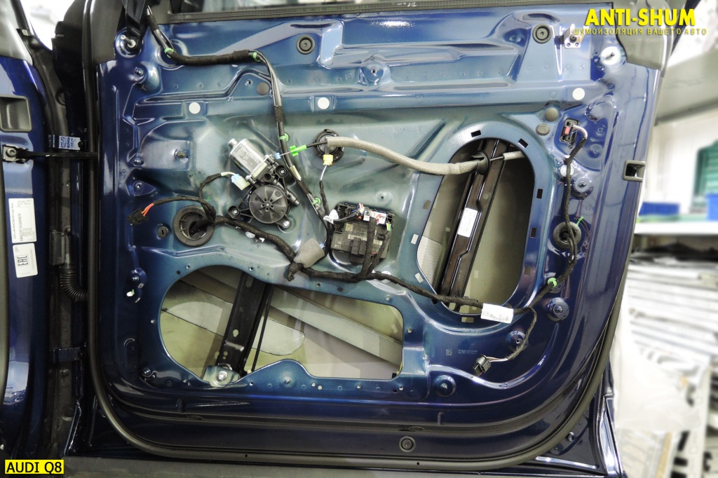 AudiQ8_002.jpg