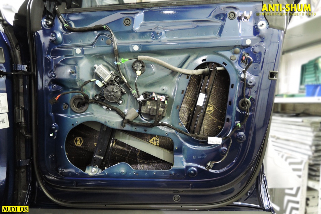 AudiQ8_003.jpg